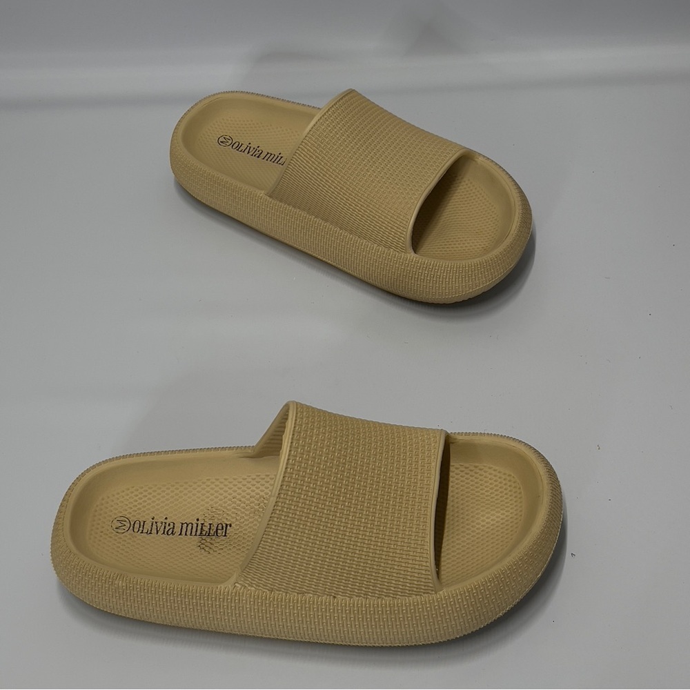 OLIVIA MILLER Women’s Size M 38-39 US 7-8 Orthopedic Cloud Slides Shoes